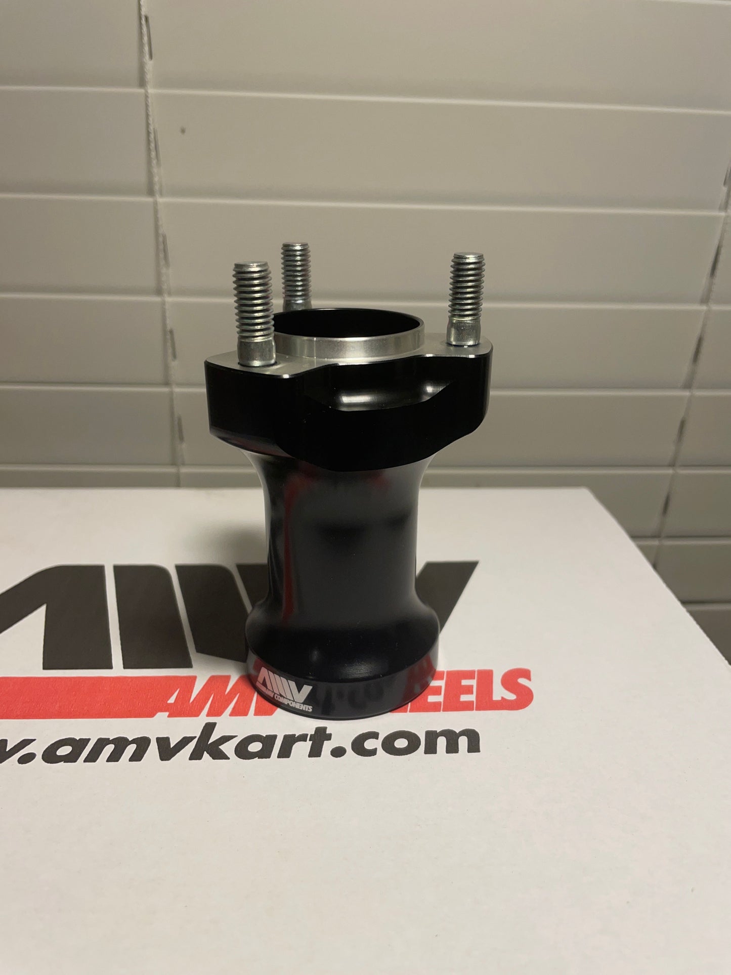 Aluminium Medium Front Hub 17mm L.95mm Black